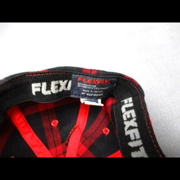 Lake of the Woods Outfitters Resort Cap Flexfit L-XL Plaid Design Embroidered - Picture 3 of 3